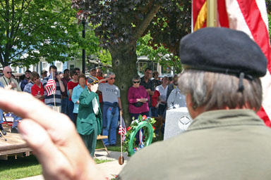 Placing the wreath